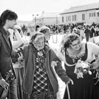 Louise Pisla Helmstetter, dapetite fille Raïza et le musicien Yardani